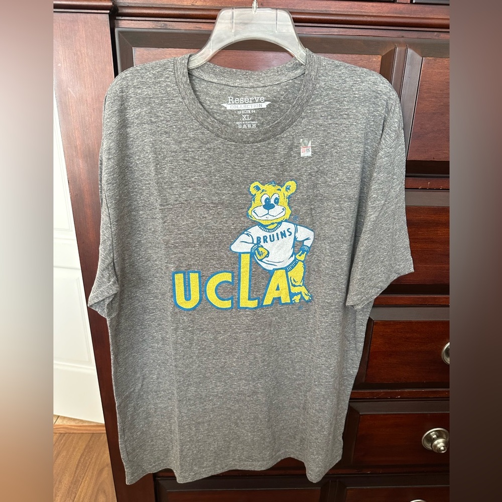 UCLA Bruins Men’s XL T-shirt Vintage Logo Joe Bruin College Football Gray